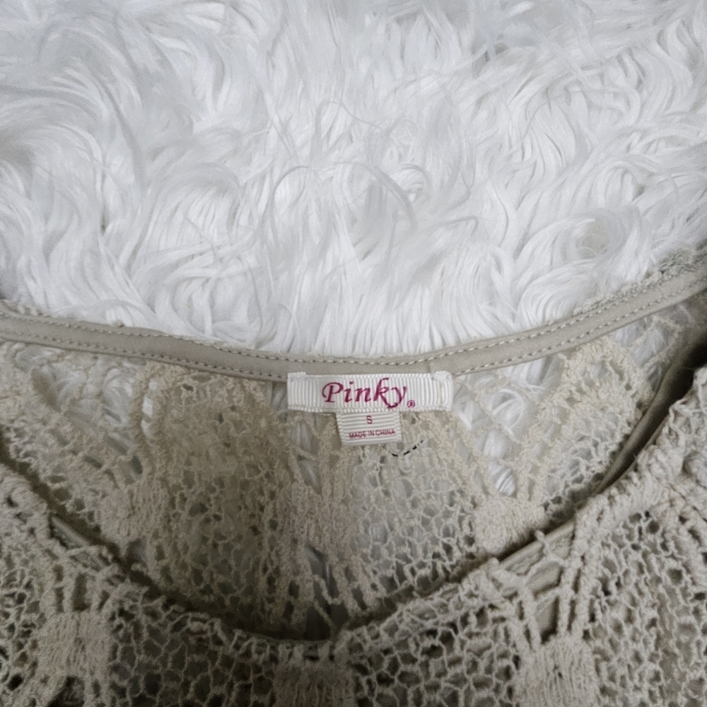 Pinky Lace Top in Cream - Picture 2 of 3